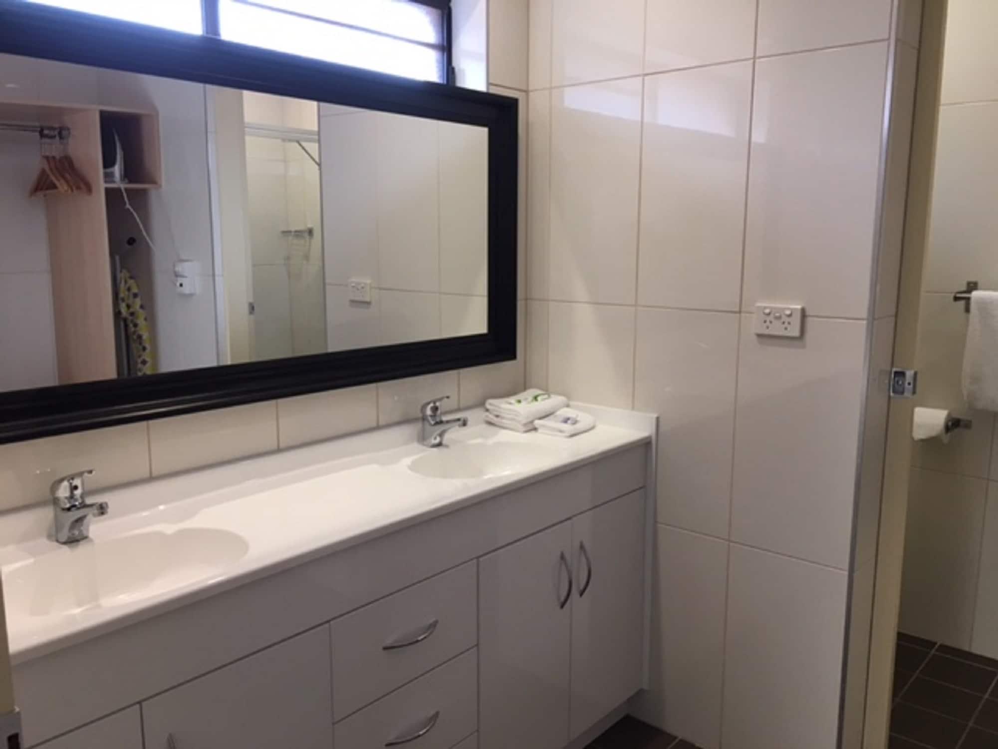 Maclin Lodge Motel Кембълтаун Екстериор снимка